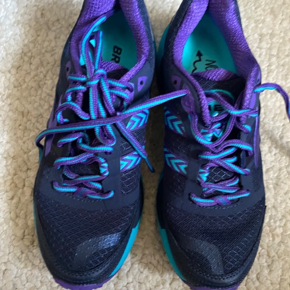 Brooks Women's Cascade Trail Running Shoes - Picture 9 of 10